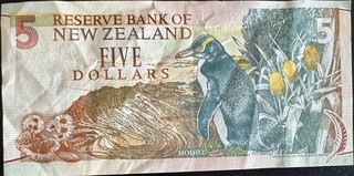New Zealand 5 Dollar, back